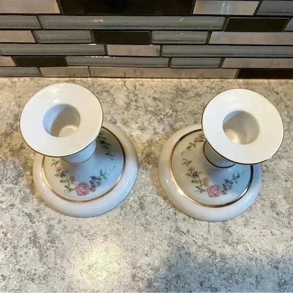 Vintage Candle Holder Set of 2 White/Floral Detail & Gold Trim - Picture 3 of 4